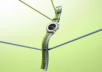 OPPO Watch S squeezes ECG analysis into an ultrasleek smartwatch