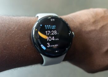 I finally ditched LTE on my smartwatch, and I feel so much freer despite being tethered