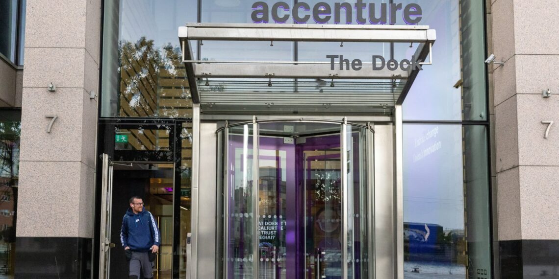 Accenture combats AI refuseniks by linking promotions to log-ins – Financial Times