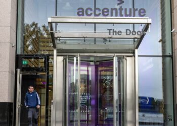 Accenture combats AI refuseniks by linking promotions to log-ins – Financial Times
